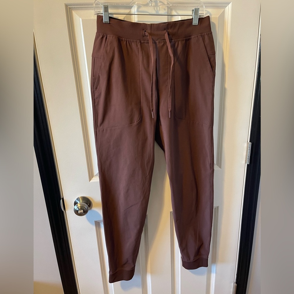 Men’s Lululemon pants- SizeM